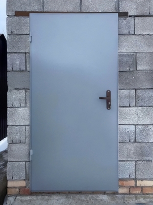 Стальная техническая дверь