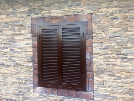 Железные двустворчатые ставни Железные двустворчатые ставни